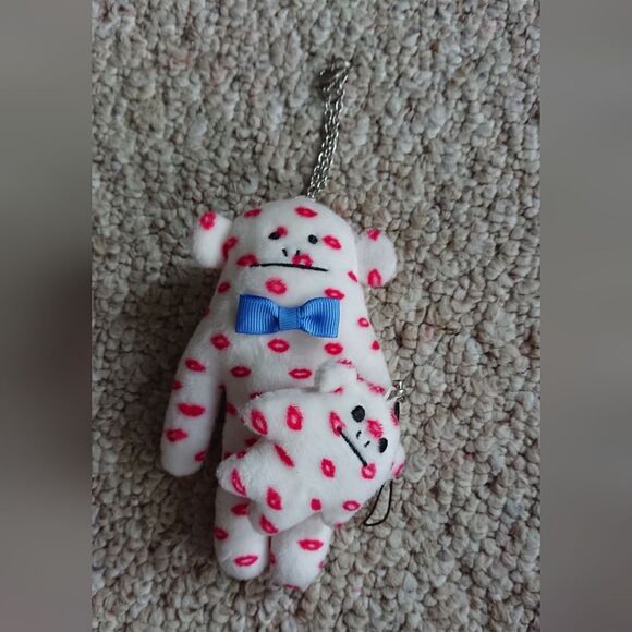 Craftholic Sloth bear double Plush Doll keychain with magnet - red lips Confetti - Picture 4 of 6